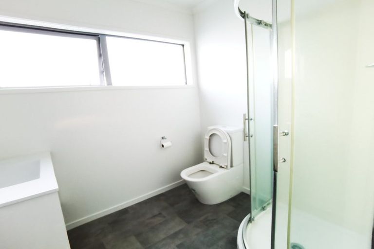 Photo of property in 9 Lisa Rise, Half Moon Bay, Auckland, 2012
