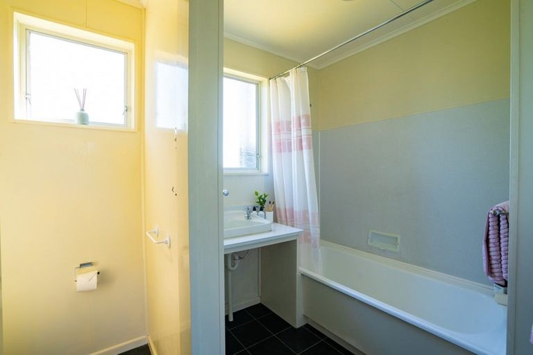 Photo of property in 10 Kinloch Road, Kinloch, Taupo, 3377