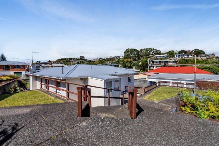 Photo of property in 3 Rospeath Crescent, Spotswood, New Plymouth, 4310