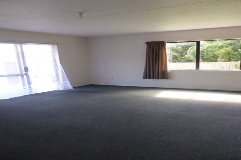 Photo of property in 28 Hookway Grove, Paraparaumu, 5032