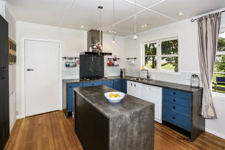 Photo of property in 104 Kaihau Road, Karioitahi, Waiuku, 2683