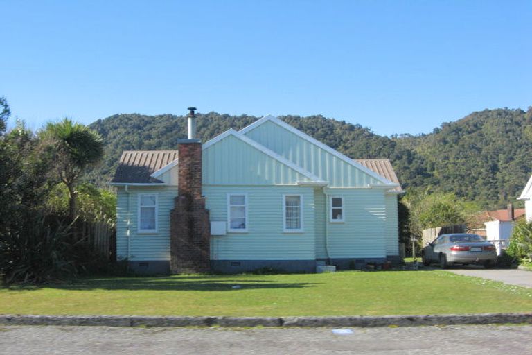 Photo of property in 27 Firth Street, Cobden, Greymouth, 7802