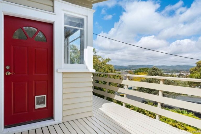 Photo of property in 41 Norcross Avenue, Henderson, Auckland, 0612