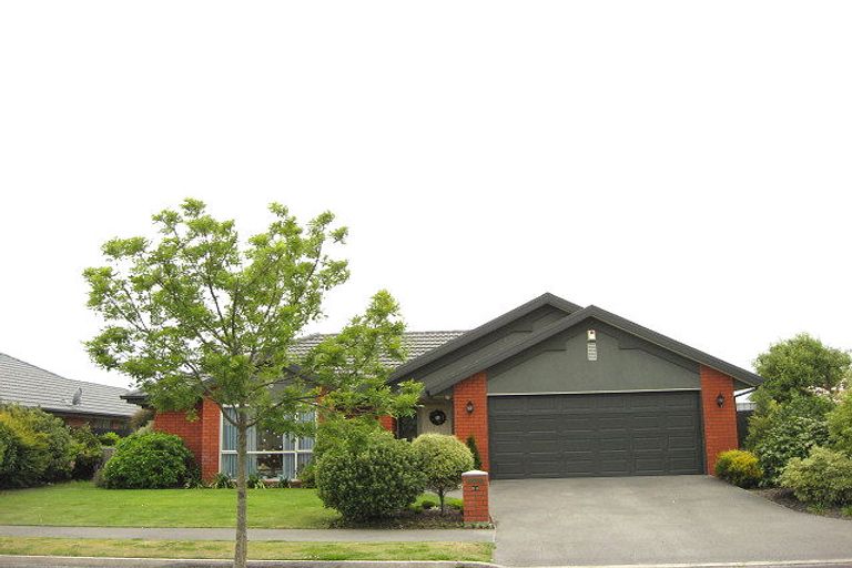 Photo of property in 20 Puhara Avenue, Parklands, Christchurch, 8083