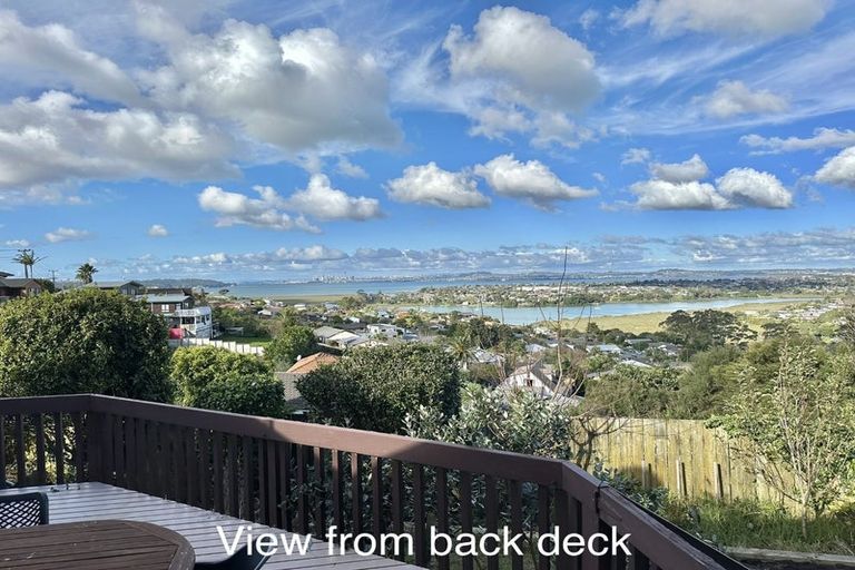 Photo of property in 81 Luckens Road, West Harbour, Auckland, 0618