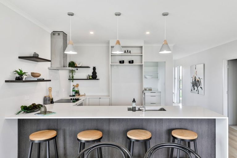 Photo of property in 124d Monument Road, Clevedon, 2582