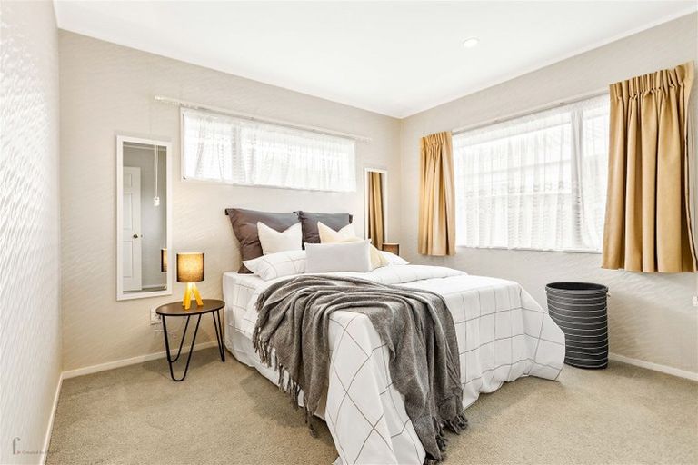 Photo of property in 10 Suncrest Drive, West Harbour, Auckland, 0618