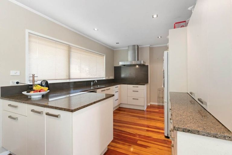 Photo of property in 88 Lawrence Crescent, Hillpark, Auckland, 2102