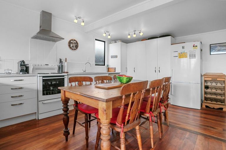 Photo of property in 6 Marine Avenue, Waihi Beach, 3611