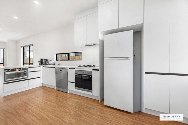 Photo of property in 9 Kairakau Street, Takanini, 2110