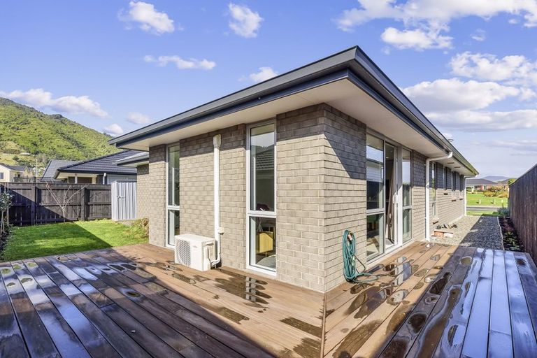 Photo of property in 35 Pohe Street, Waikanae, 5036