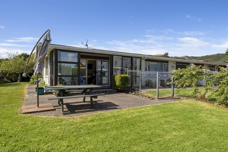 Photo of property in 11 Waimarie Avenue, Paraparaumu, 5032