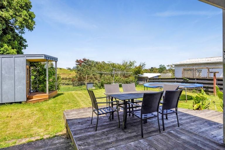 Photo of property in 18 Cumming Street, Okato, 4335