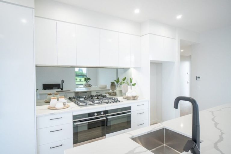 Photo of property in 9 Loveston Lane, Kelvin Grove, Palmerston North, 4470