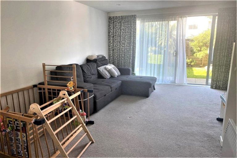 Photo of property in 15/2 Stone Street, Miramar, Wellington, 6022