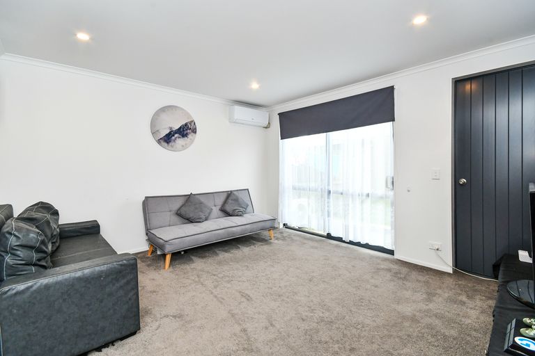 Photo of property in 11 Saddleback Crescent, Papakura, 2110