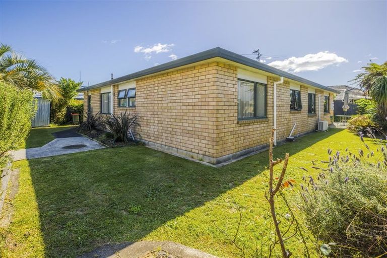 Photo of property in 17a Fernaig Street, Papakura, 2110