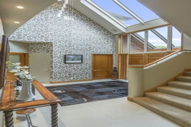 Photo of property in 113 Jeffreys Road, Strowan, Christchurch, 8052