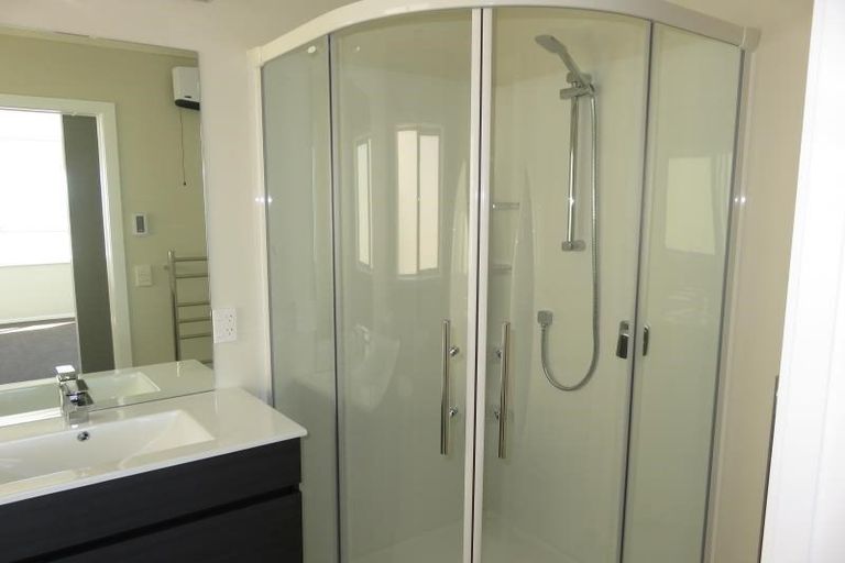 Photo of property in 18a Carluke Street, Paparangi, Wellington, 6037