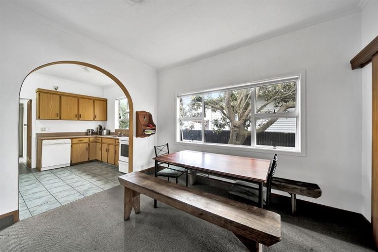 Photo of property in 223 Glover Road, Hawera, 4610