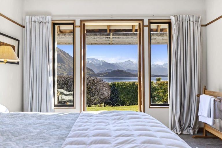 Photo of property in 186 Beacon Point Road, Wanaka, 9305