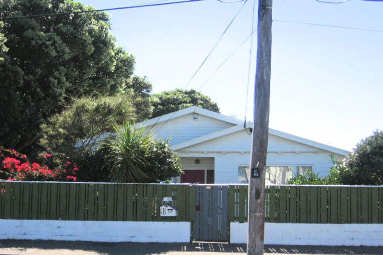 Photo of property in 39 Rotherham Terrace, Miramar, Wellington, 6022
