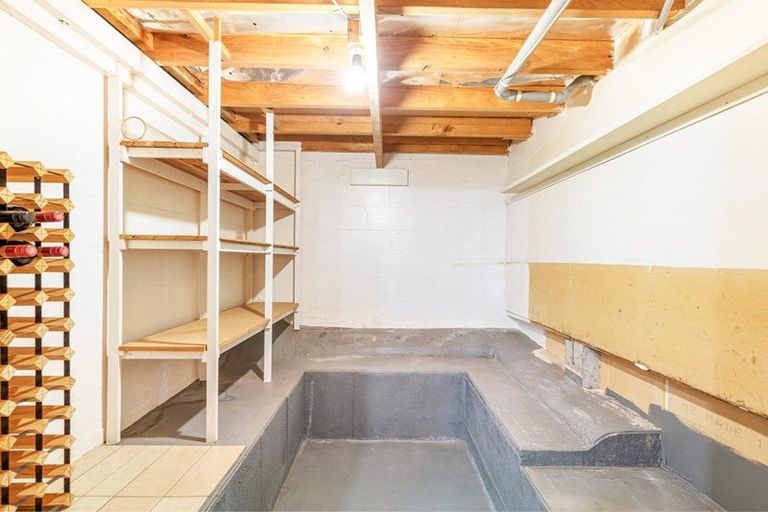 Photo of property in 5 Clearwater Cove, West Harbour, Auckland, 0618