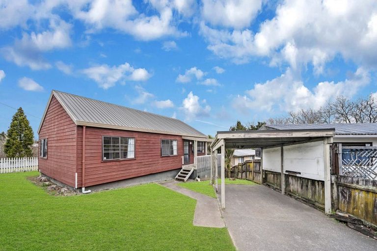 Photo of property in 4/34 Don Buck Road, Massey, Auckland, 0614