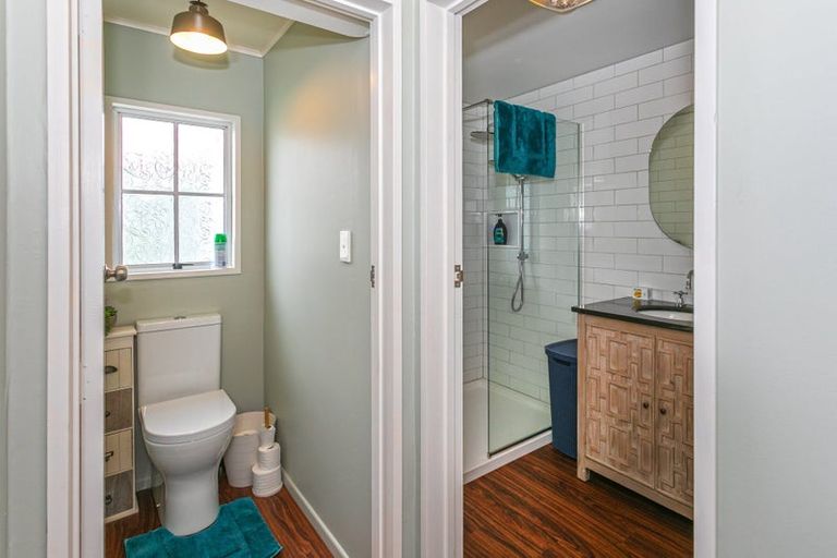 Photo of property in 35 Victoria Street, Coromandel, 3506