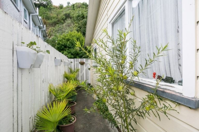 Photo of property in 17 Chaucer Road, Hospital Hill, Napier, 4110