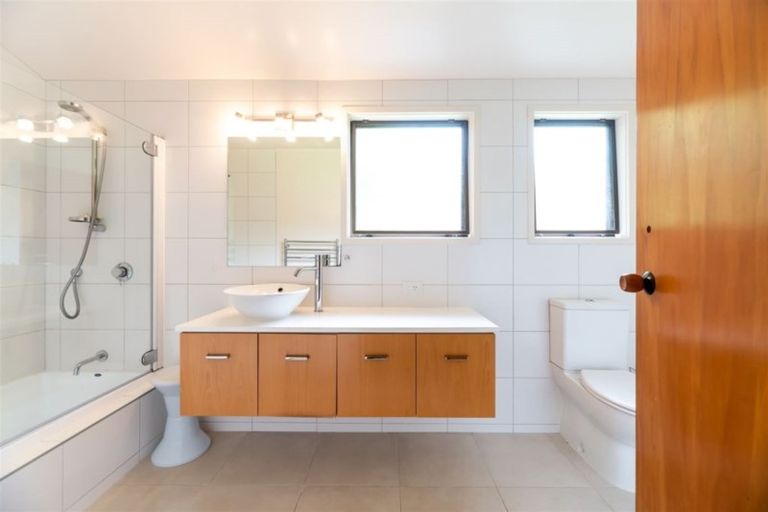 Photo of property in 227a Golf Road, Titirangi, Auckland, 0604