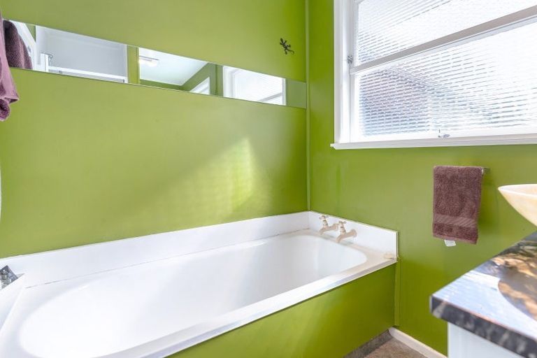 Photo of property in 85 Brandon Street, Featherston, 5710