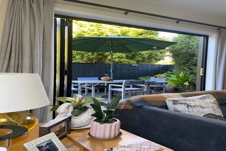 Photo of property in 18 Calcutta Street, Khandallah, Wellington, 6035