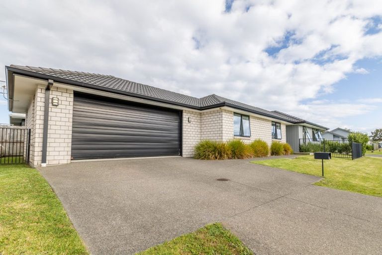 Photo of property in 1 Fontana Street, Papamoa, 3118