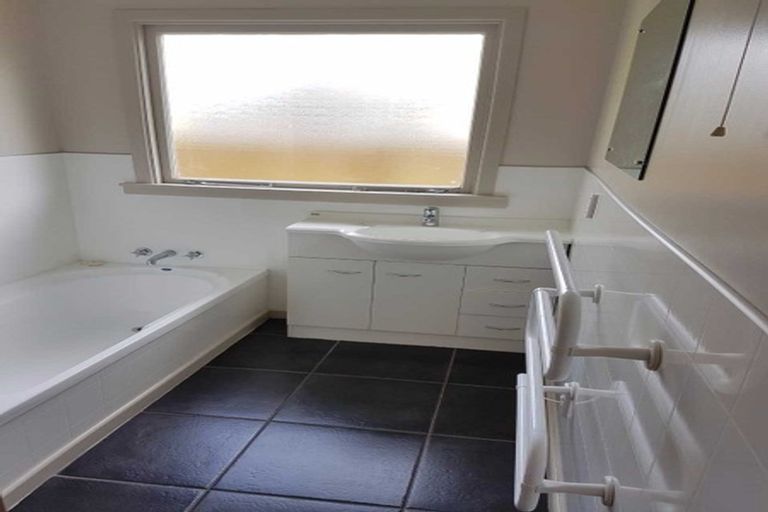 Photo of property in 8 Mahuri Road, Otatara, Invercargill, 9879