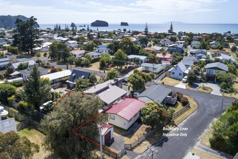 Photo of property in 100 Blane Place, Whangamata, 3620