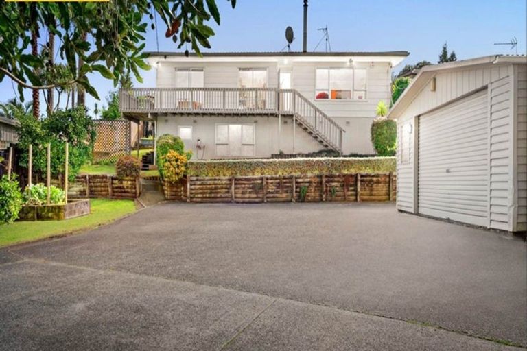 Photo of property in 168 Edmonton Road, Te Atatu South, Auckland, 0610