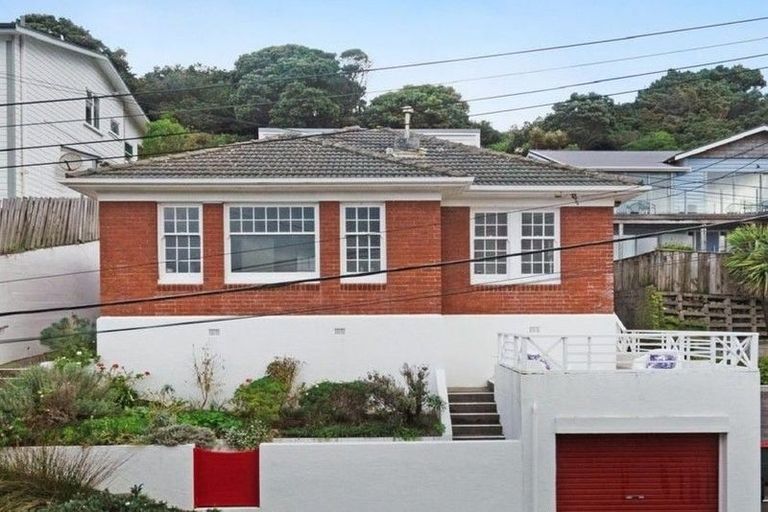 Photo of property in 67 Mantell Street, Seatoun, Wellington, 6022