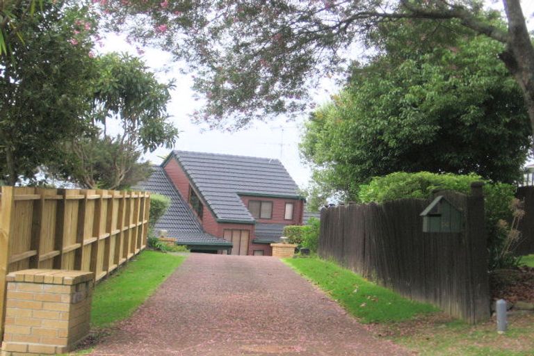 Photo of property in 18 St Ives Terrace, Mairangi Bay, Auckland, 0630