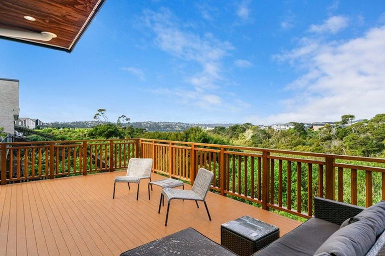Photo of property in 18 Pukeko Road, Hobsonville, 0616