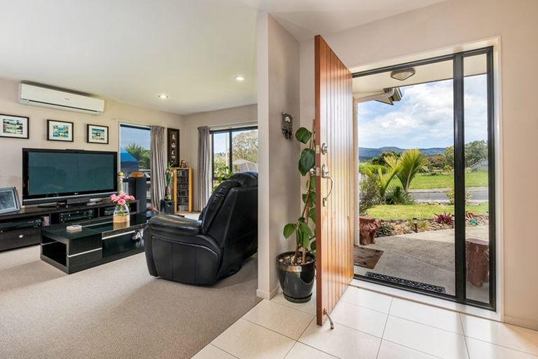 Photo of property in 41 South Kensington Way, Henderson, Auckland, 0612