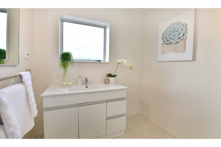 Photo of property in 8 Manuka Street, Orewa, 0931