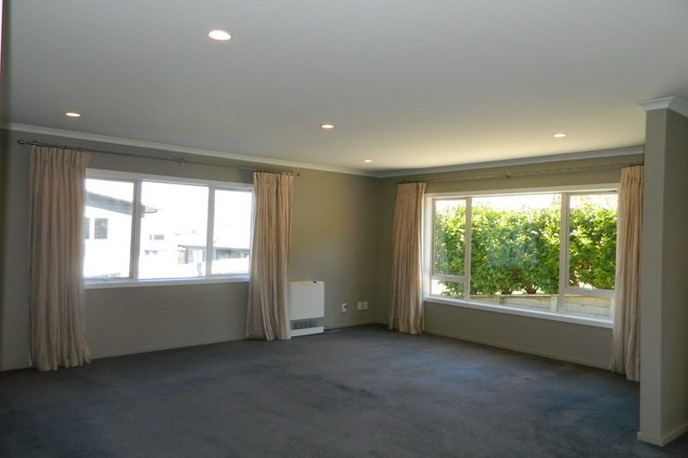 Photo of property in 3 Kahurangi Heights, Aotea, Porirua, 5024