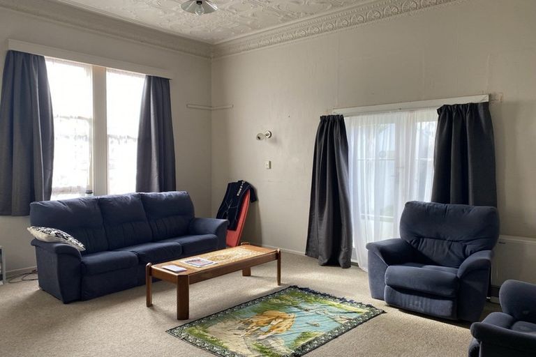 Photo of property in 30 Cambria Street, Hawera, 4610