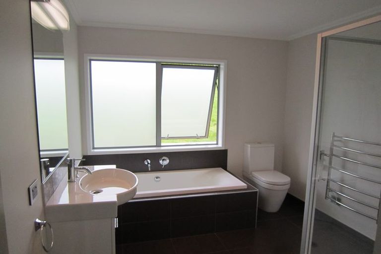 Photo of property in 44 Moses Road, Kaukapakapa, 0873