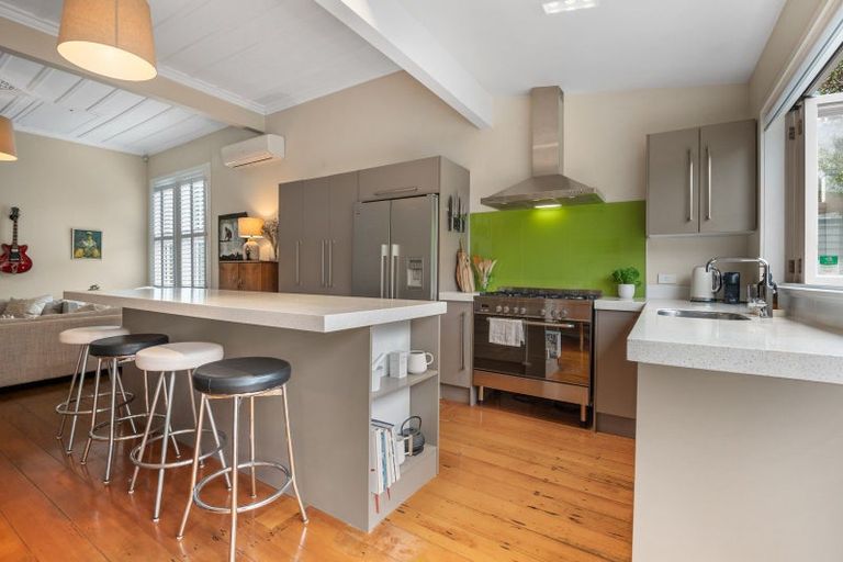 Photo of property in 55 Symonds Street, Onehunga, Auckland, 1061