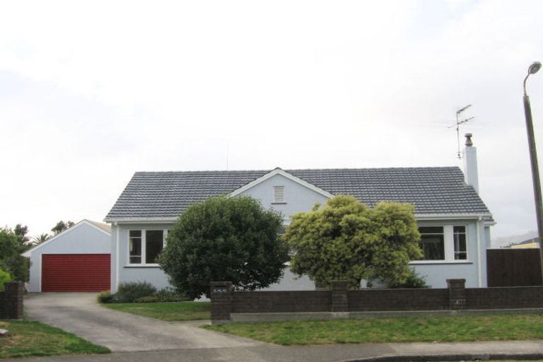 Photo of property in 11 Fenside Street, Waikanae Beach, Waikanae, 5036