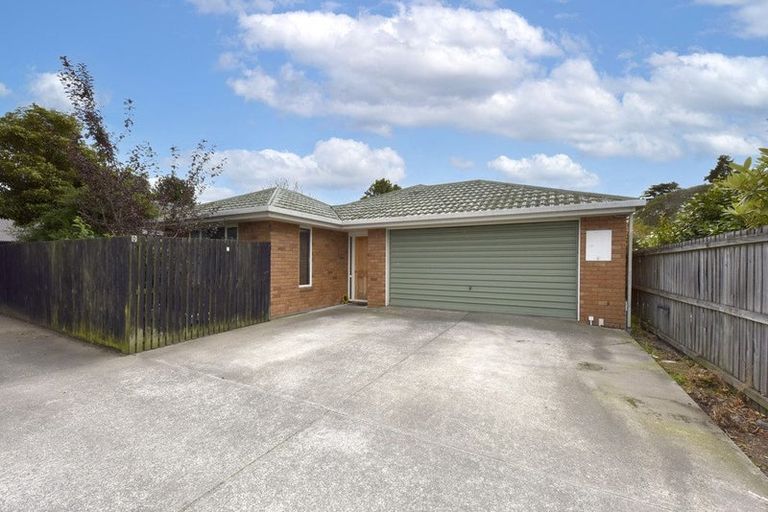 Photo of property in 60d Halswell Road, Hillmorton, Christchurch, 8025