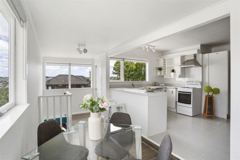 Photo of property in 1/40 Carlisle Road, Browns Bay, Auckland, 0630