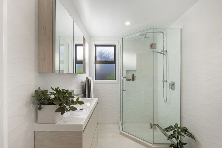 Photo of property in 28 Bass Road, Albany, Auckland, 0632